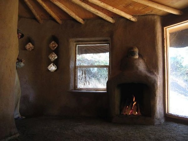 10 Amazing Houses Made of Dirt and Straw